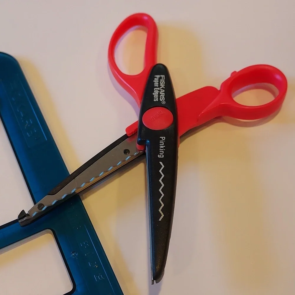 Fiskars Stencil And Pinking Sheers Bundle